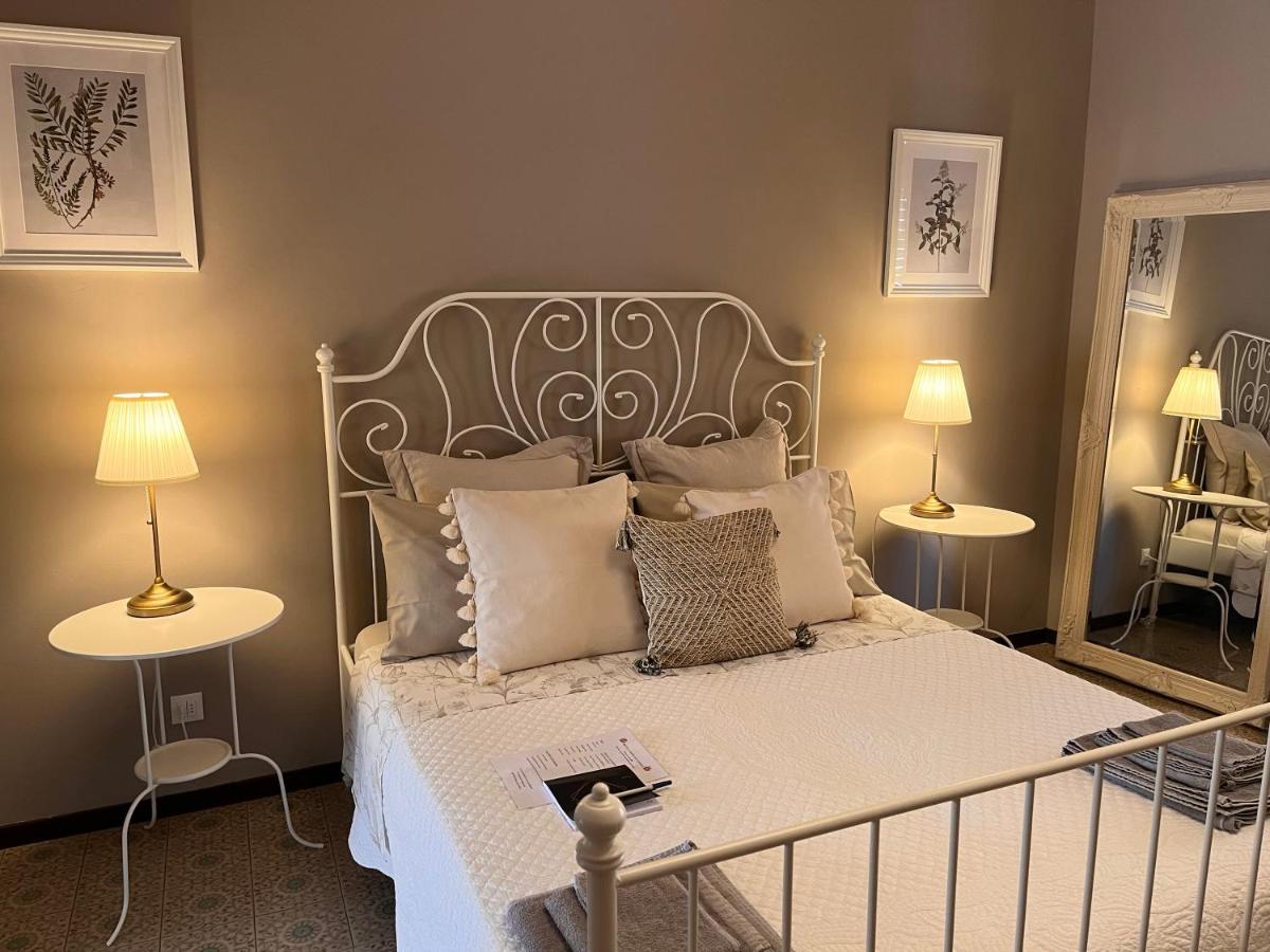 Villa House And Garden B&B Montichiari Esterno foto