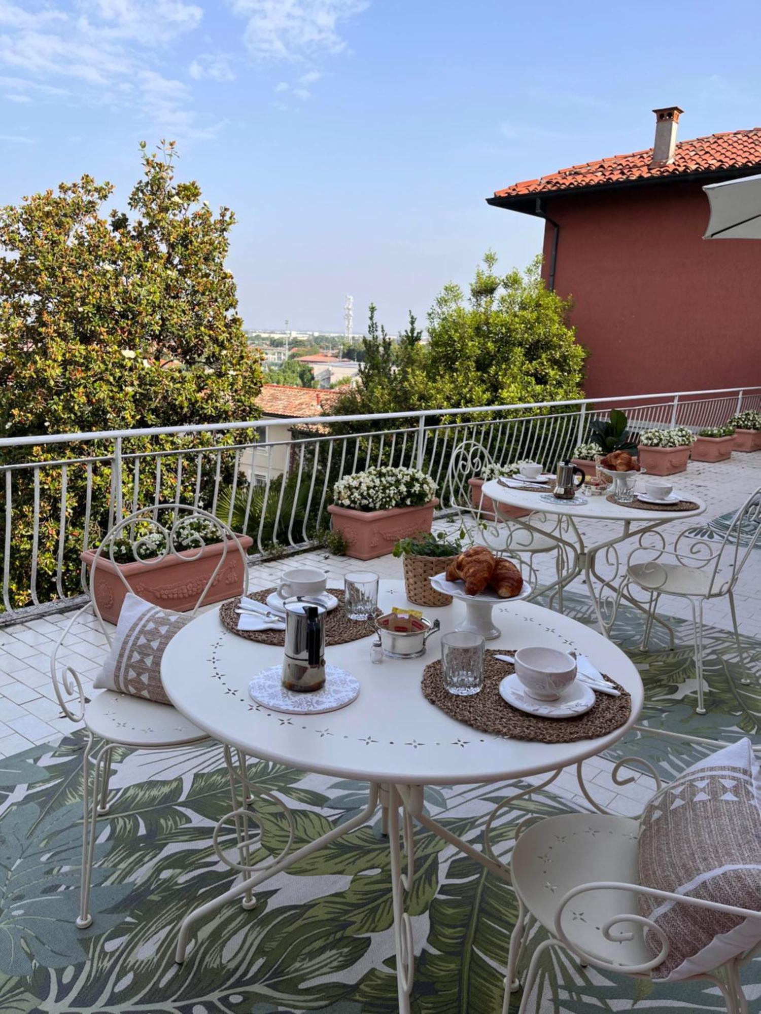 Villa House And Garden B&B Montichiari Esterno foto