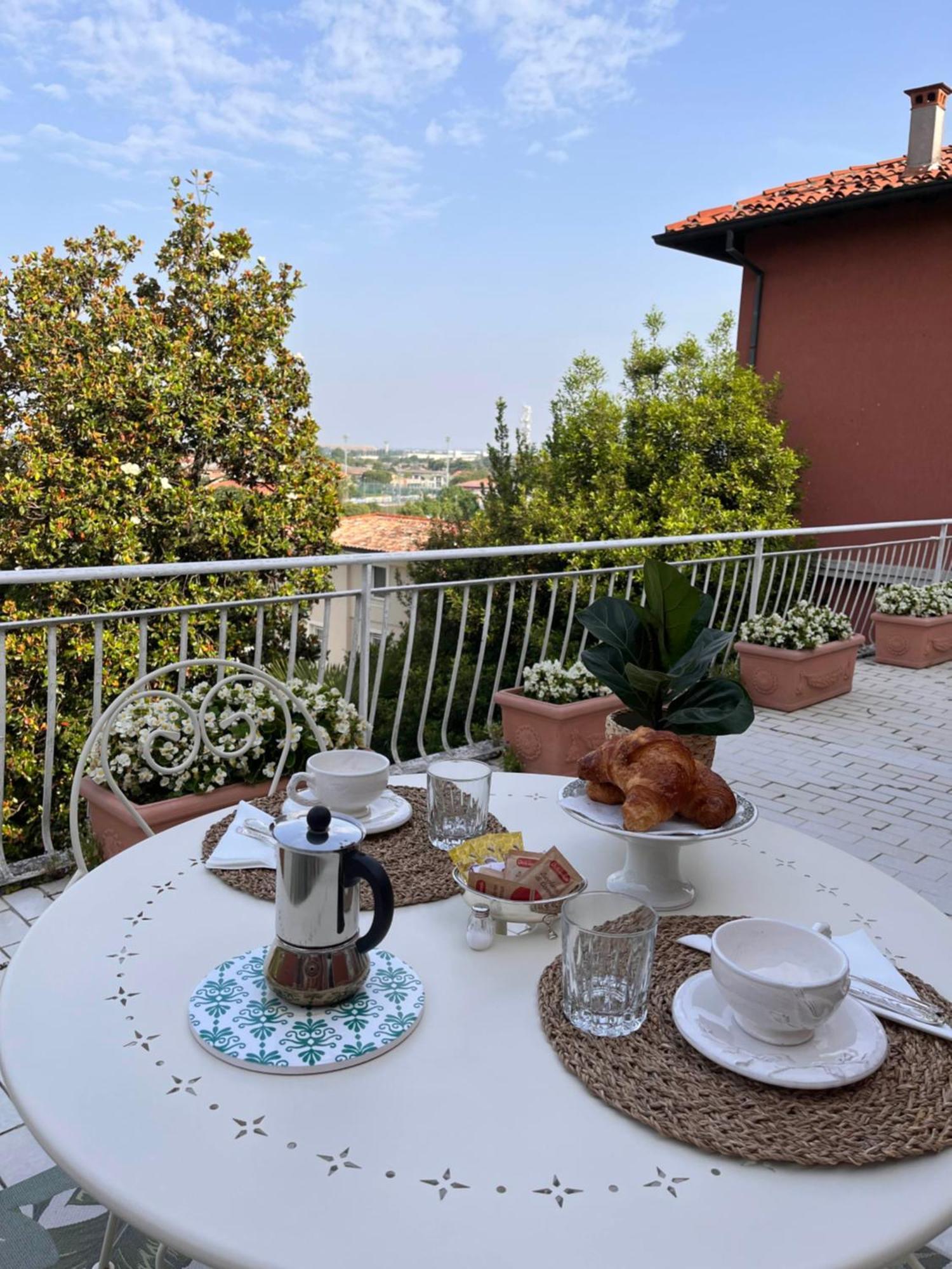 Villa House And Garden B&B Montichiari Esterno foto