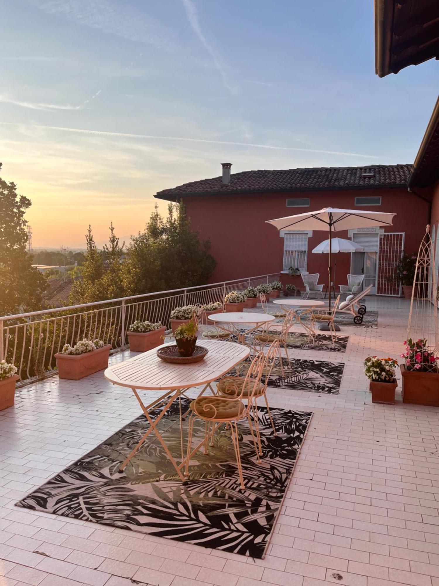 Villa House And Garden B&B Montichiari Esterno foto