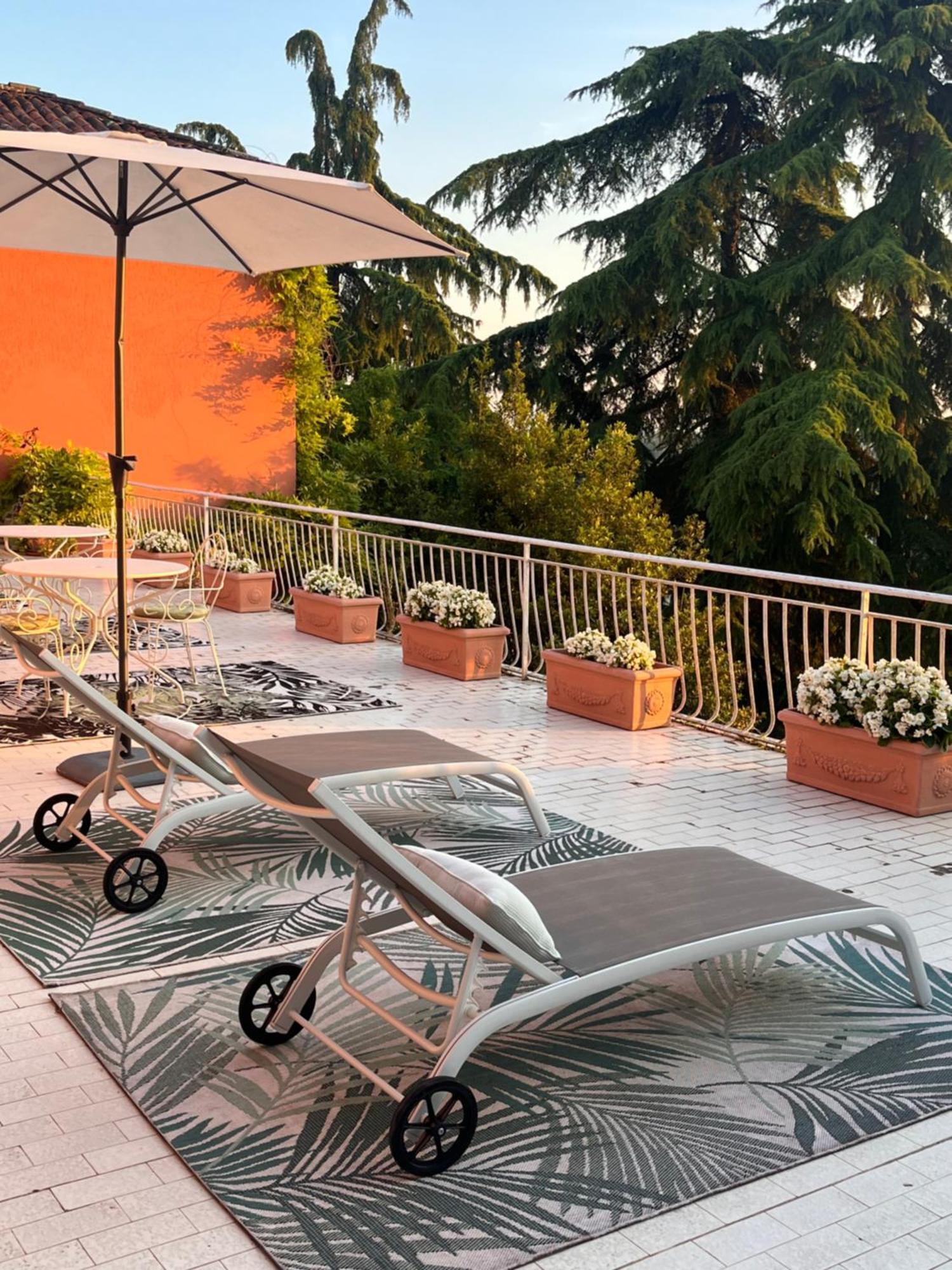 Villa House And Garden B&B Montichiari Esterno foto