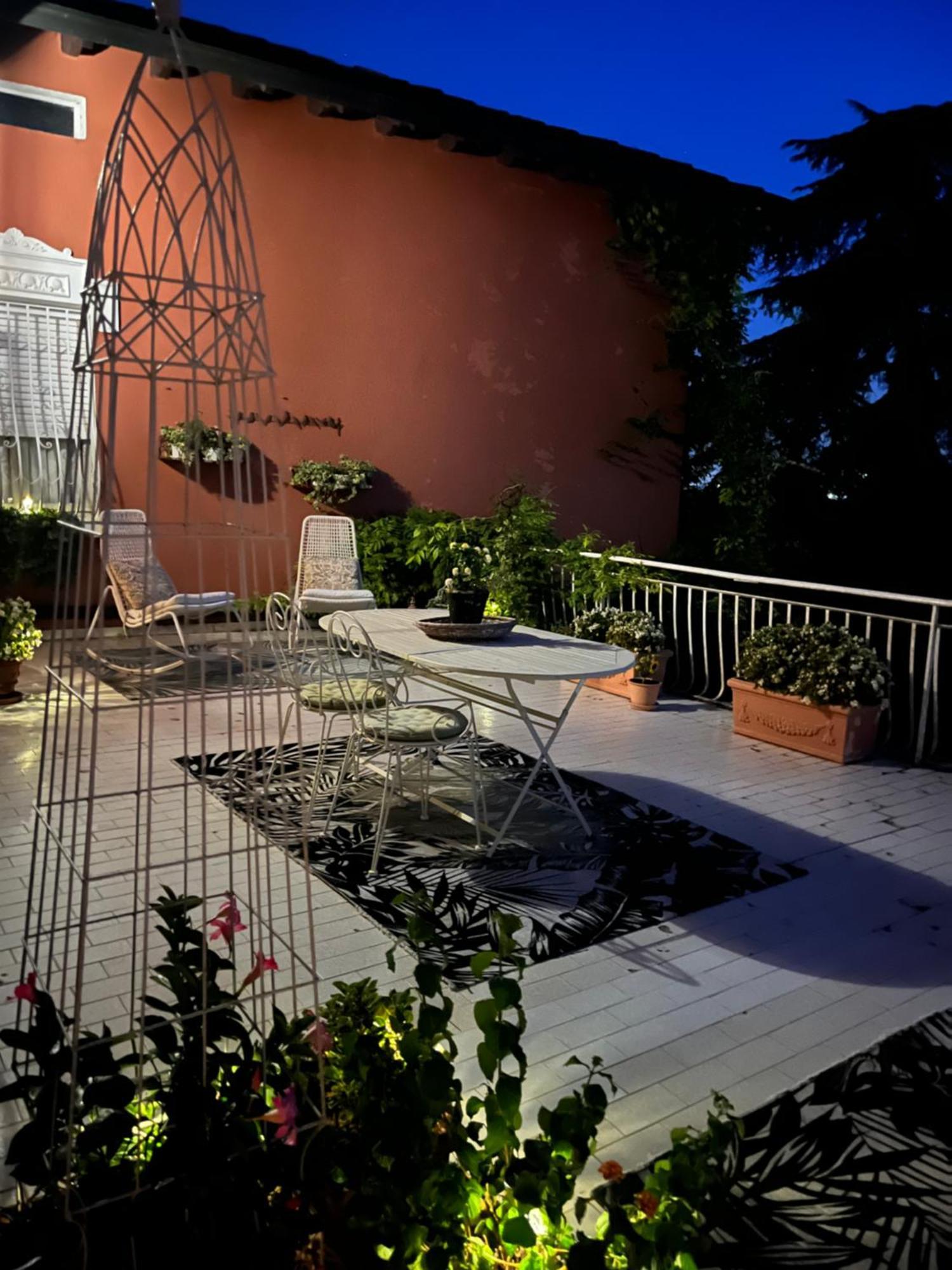 Villa House And Garden B&B Montichiari Esterno foto